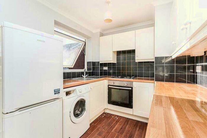 2 Bedroom Apartment To Rent In Banbury Court Grange Road, Sutton, Surrey, SM2