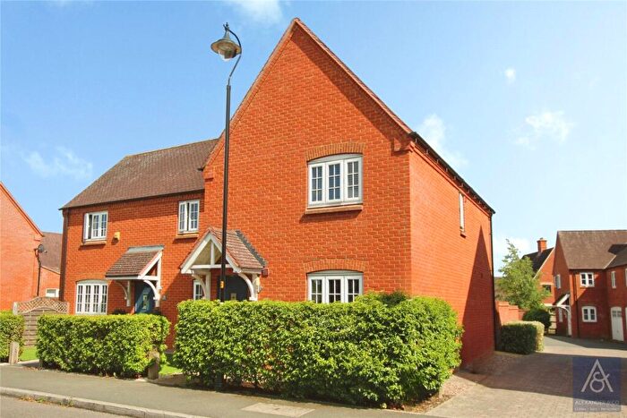 3 Bedroom Semi-Detached House For Sale In Cygnus Way, Brackley, Northamptonshire, NN13