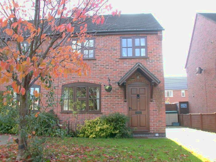 2 Bedroom Town House To Rent In Rugby Close, Market Harborough, LE16