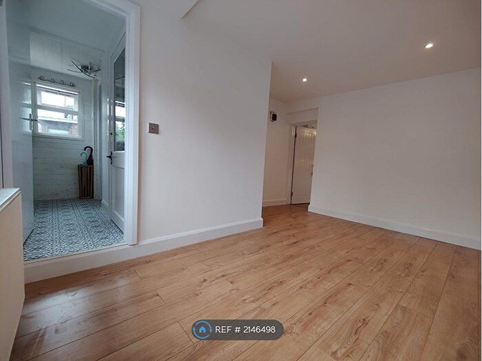 1 Bedroom Flat To Rent In Carrington Road, Richmond, TW10