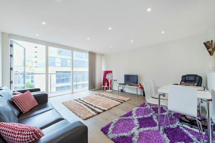 2 Bedroom Flat To Rent In Central Street, London, EC1V