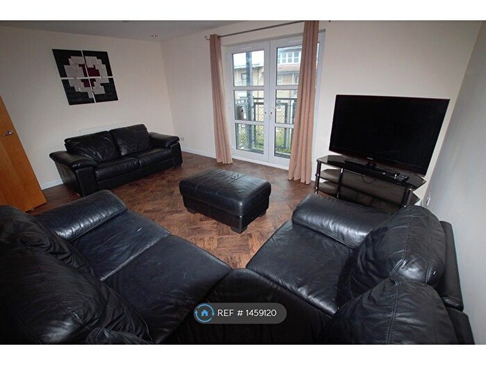 3 Bedroom Flat To Rent In Bannermill Place, Aberdeen, AB24