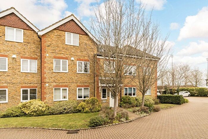 2 Bedroom Flat For Sale In Kempton Court, Lower Sunbury, TW16