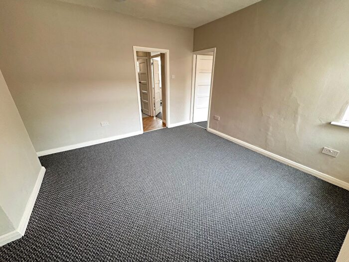 2 Bedroom Flat To Rent In Livingstone Road, Southall, UB1