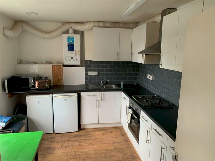 4 Bedroom Flat To Rent In Bristol Road, Selly Oak, Birmingham, B29