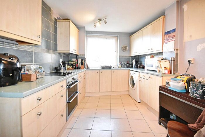 2 Bedroom Flat For Sale In Justin Close, Brentford, TW8