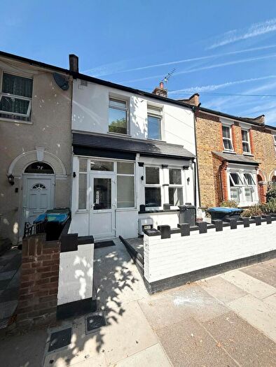 4 Bedroom Terraced House To Rent In Enfield, EN3