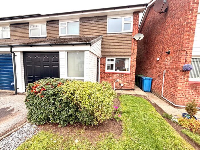 3 Bedroom Semi-Detached House To Rent In Landseer Avenue, Warrington, WA4