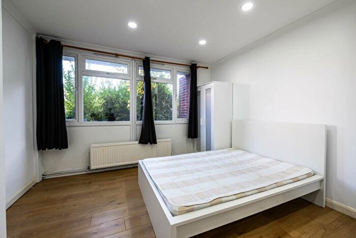 4 Bedroom House To Rent In Olney Road, Kennington, London, SE17