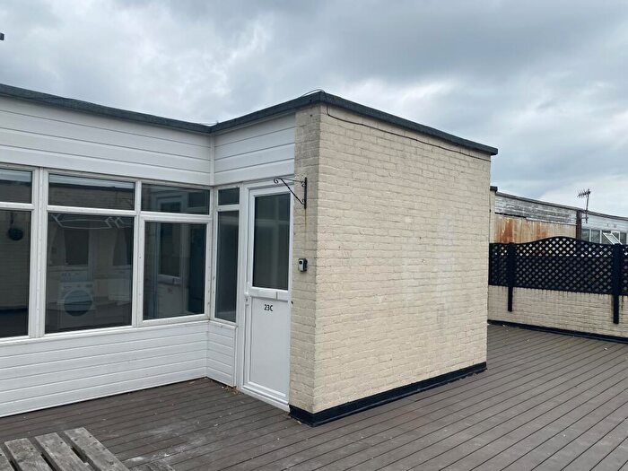 3 Bedroom Flat To Rent In Commercial Road, Totton, Hampshire, SO40