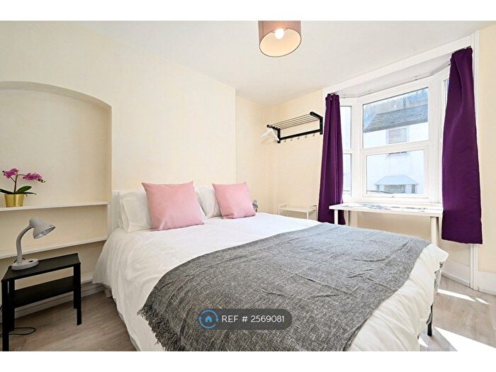 2 Bedroom End Of Terrace House To Rent In Castle Street, Brighton, BN1