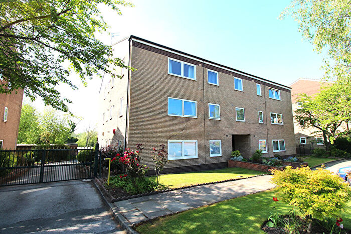 1 Bedroom Apartment For Sale In Harcourt Close, Urmston, M41