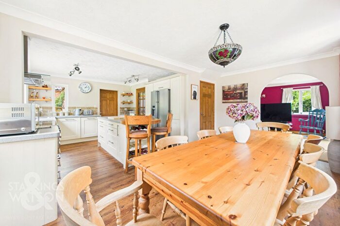 4 Bedroom Detached House For Sale In Yarmouth Road, Blofield, Norwich, NR13