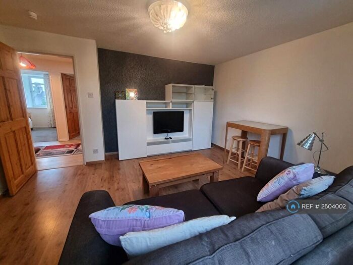 2 Bedroom Flat To Rent In Whitehall Place, Aberdeen, AB25