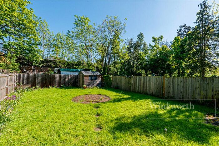 1 Bedroom Apartment To Rent In Chatsworth Road, Mapesbury, London, NW2