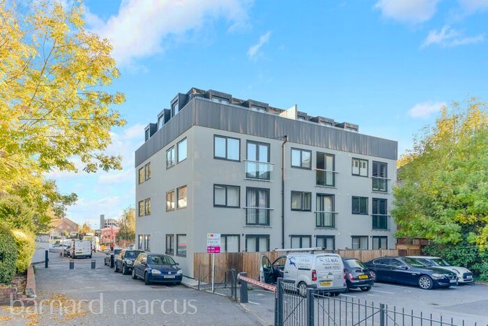 1 Bedroom Apartment To Rent In Park Terrace, Worcester Park, KT4