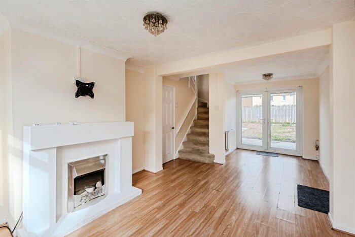 3 Bedroom Semi-Detached House For Sale In Ynys Cadwyn, Glynneath, Neath, SA11