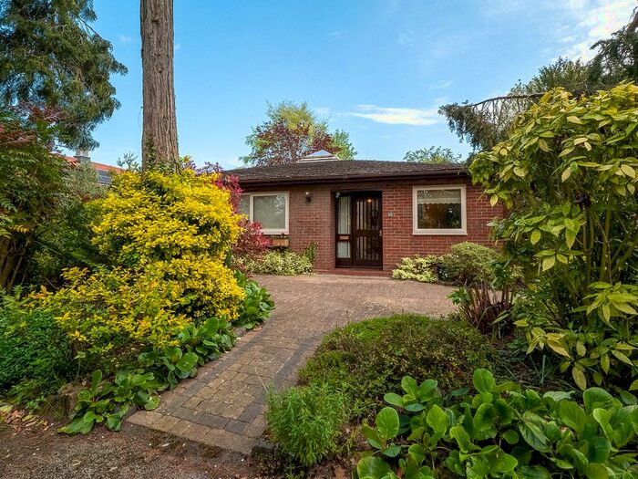 3 Bedroom Detached Bungalow For Sale In Kenilworth Road, Leamington Spa