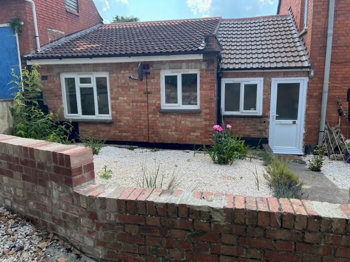 1 Bedroom Flat To Rent In Street Road, Glastonbury, BA6