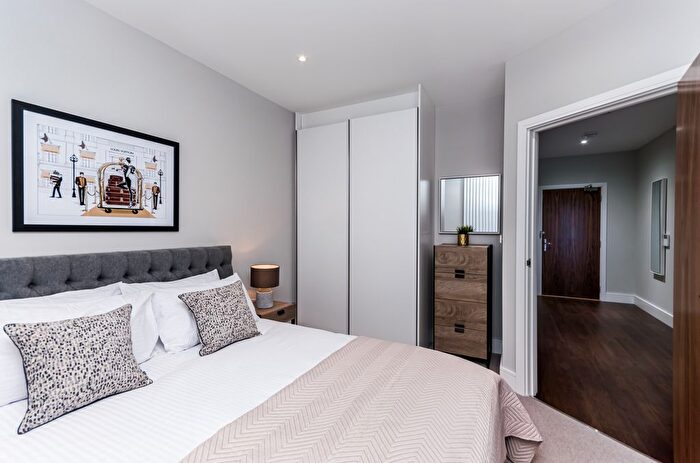 1 Bedroom Flat To Rent In Silvocea Way, London, E14