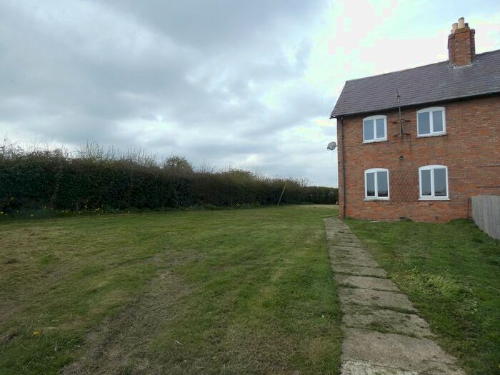 3 Bedroom Cottage To Rent In North End, Stagsden, Bedford, MK43