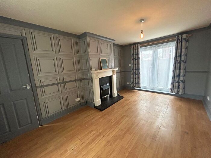 2 Bedroom End Of Terrace House To Rent In Hawthorn Walk, Eastfield, YO11