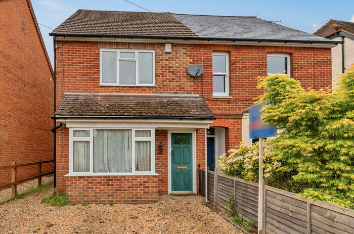 3 Bedroom Semi-Detached House To Rent In Ridgway Road, Farnham, Surrey, GU9