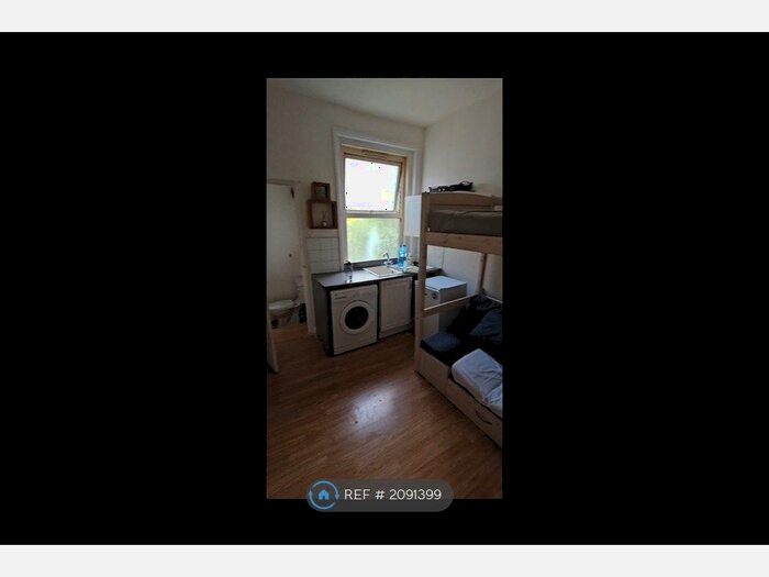 Studio To Rent In High Road, London, N22