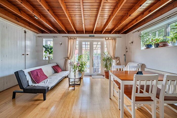 3 Bedroom Semi-detached House For Sale In Highfield Road, Acton, London, W3