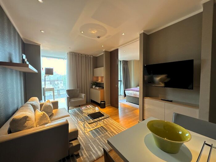 1 Bedroom Apartment To Rent In Cheval Three Quays Lower Thames St, EC3R