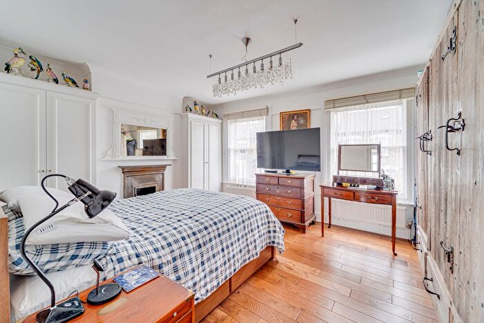 3 Bedroom Terraced House For Sale In Marlborough Road, London, N19