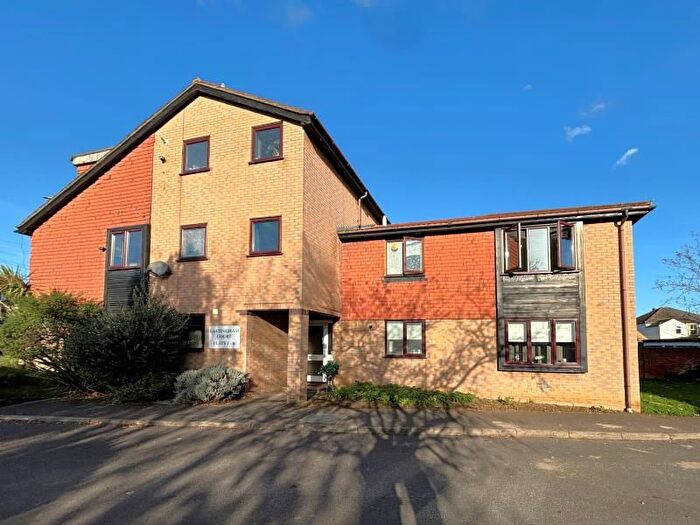 Studio To Rent In Laleham Road, Staines, TW18