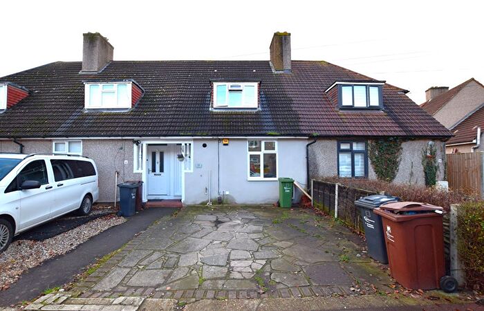 3 Bedroom Terraced House For Sale In Winterbourne Road, Dagenham, RM8