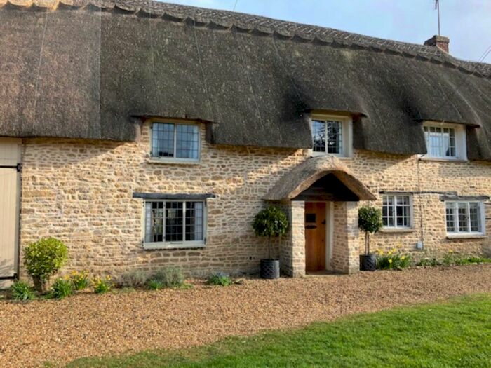 2 Bedroom Semi-Detached House To Rent In Main Street, Bicester, OX27