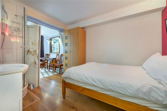 1 Bedroom Flat To Rent In Gladstone Street, Elephant And Castle, SE1