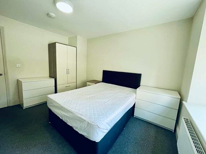 1 Bedroom Flat To Rent In Flat, St James Row, S1