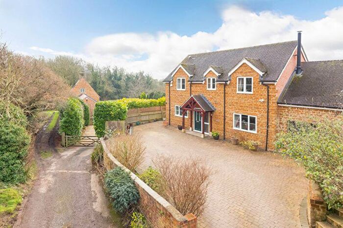 4 Bedroom Detached House For Sale In Ivy Lane, Mollington, OX17