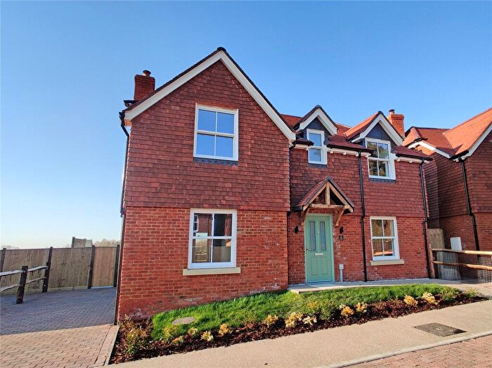 4 Bedroom Detached House For Sale In Horseshoe Place, Windmill Hill, BN27