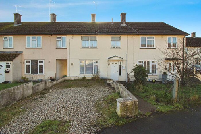 3 Bedroom Terraced House To Rent In Bourne Road, Swindon, SN2