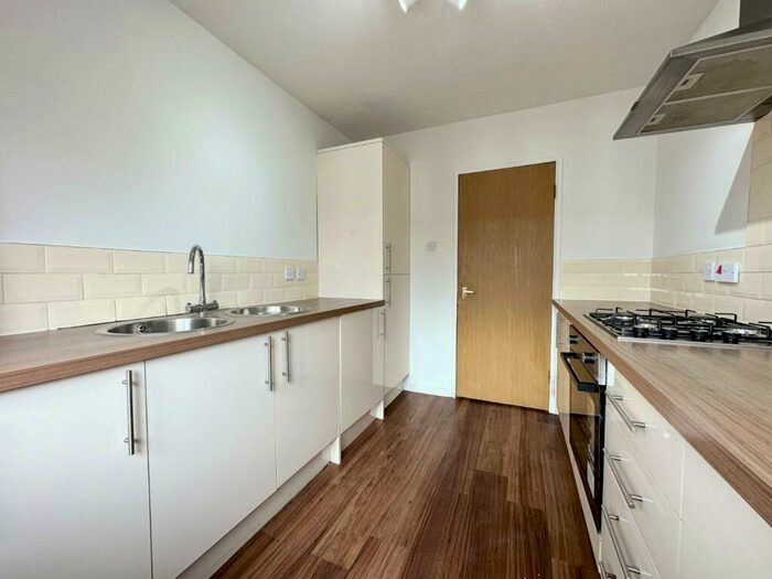 2 Bedroom Apartment To Rent In Canterbury Gardens, Salford, Greater Manchester, M5