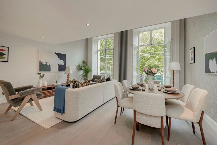 2 Bedroom Flat For Sale In St Stephens Gardens, London, W2
