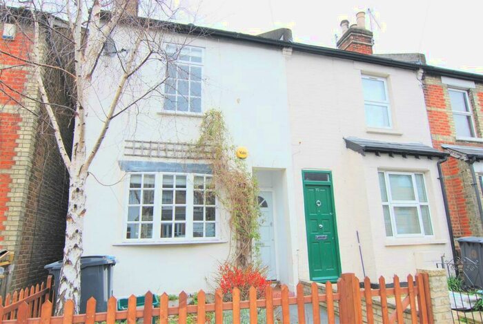 2 Bedroom End Of Terrace House To Rent In Cross Road, Kingston Upon Thames, KT2