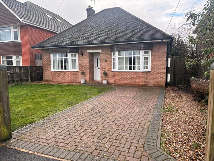 3 Bedroom Bungalow For Sale In Watermans Lane, Dibden Purlieu, SO45