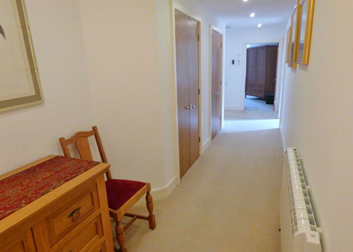 2 Bedroom Flat To Rent In Claridge House, Church Street, Littlehampton, BN17