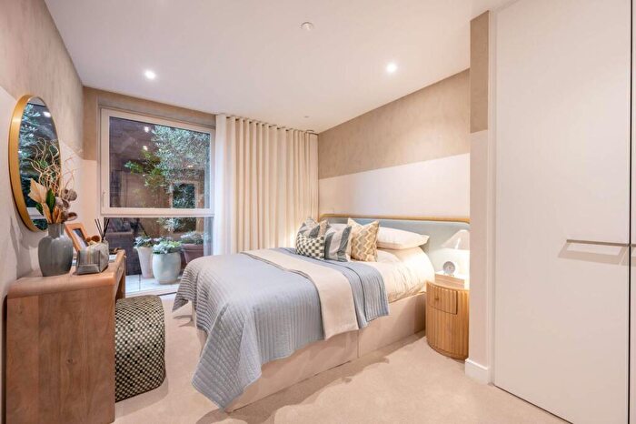 2 Bedroom Flat For Sale In Grand Union, Alperton, HA0