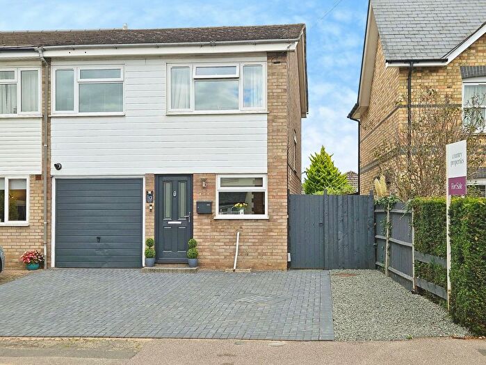 4 Bedroom Semi-Detached House For Sale In Astwick Road, Stotfold, SG5