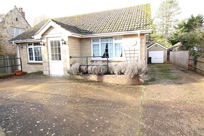 3 Bedroom Bungalow For Sale In Farriers Way, Shorwell, Newport, PO30