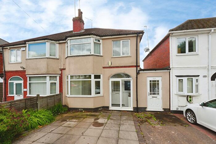 3 Bedroom Semi-Detached House For Sale In Hagley Road West, Birmingham, B32