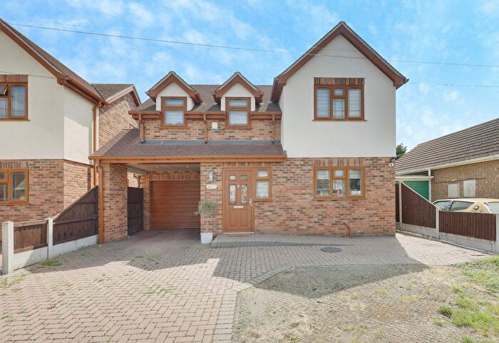 3 Bedroom Detached House For Sale In Rosbach Road, Canvey Island, SS8