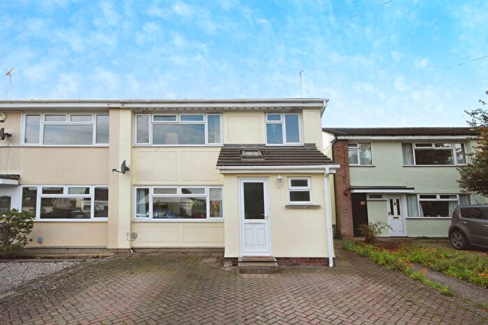 3 Bedroom Semi-Detached House For Sale In Queens Gardens, Panfield, Braintree, CM7